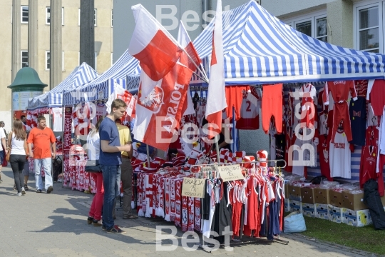 Polish fans accessories stand