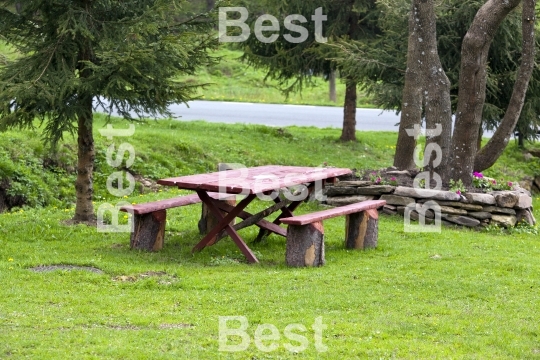 Picnic table